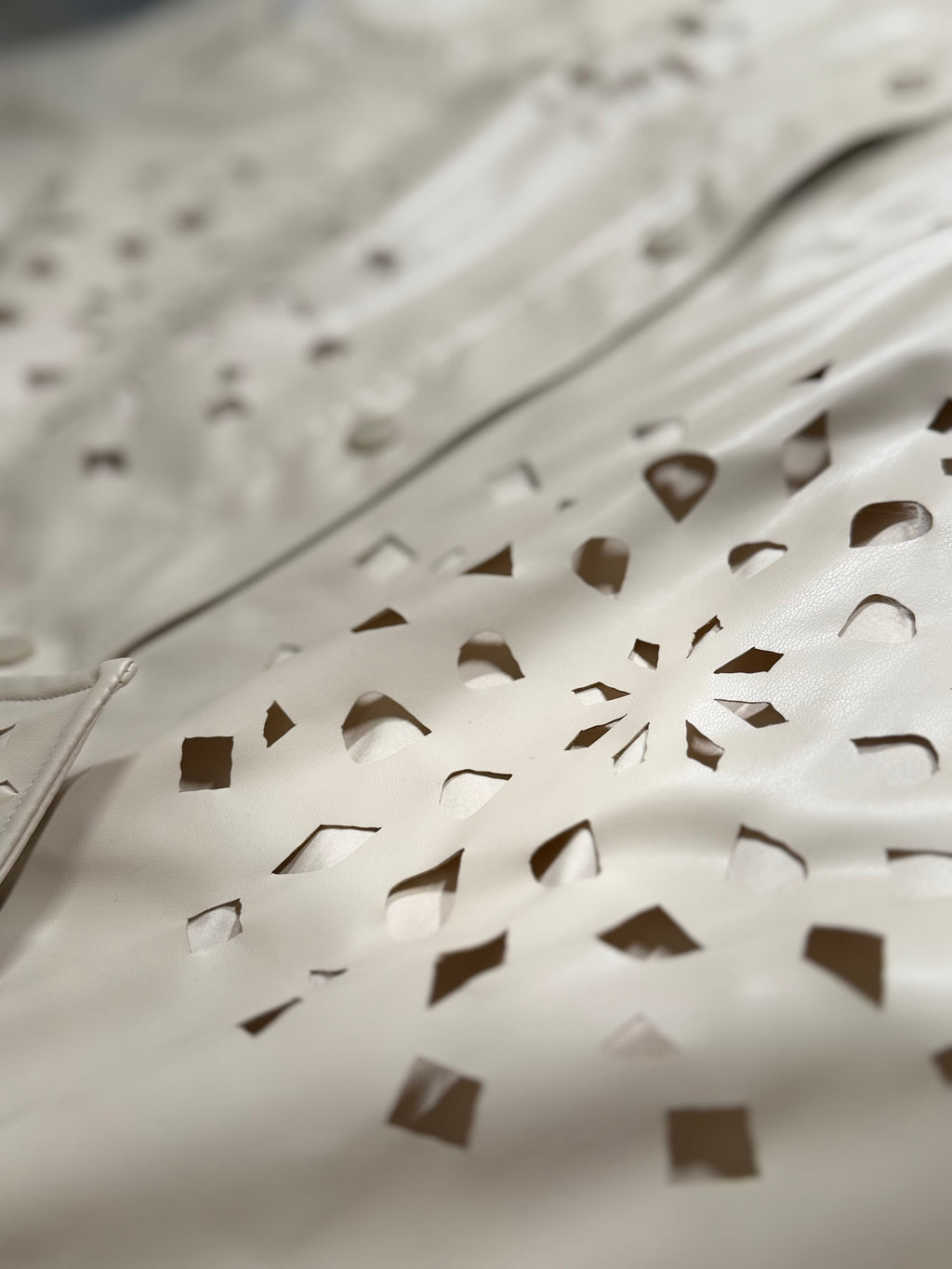 GUNZNII Bone Perforated Short Sleeve Button Up